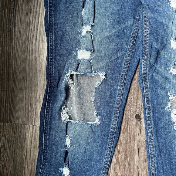 Hollister Women's 25/24 Capri Medium Wash Distressed Button Fly Jeans - Picture 6 of 7